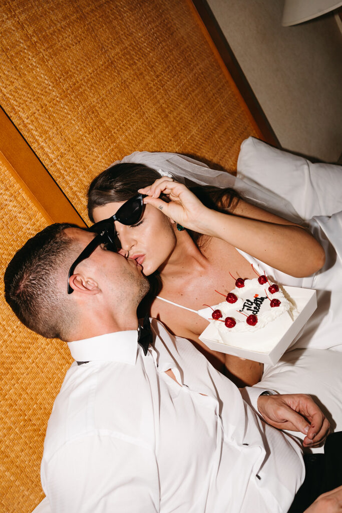 Moderní svatební fotografie s bleskem