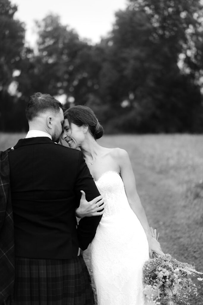 novomanželské focení v dešti