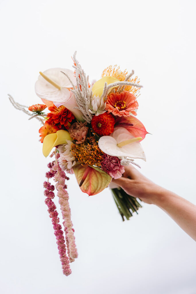 Barevná svatební kytice Flowerbox