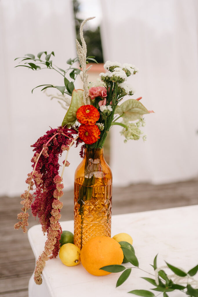 barevná svatební výzdoba