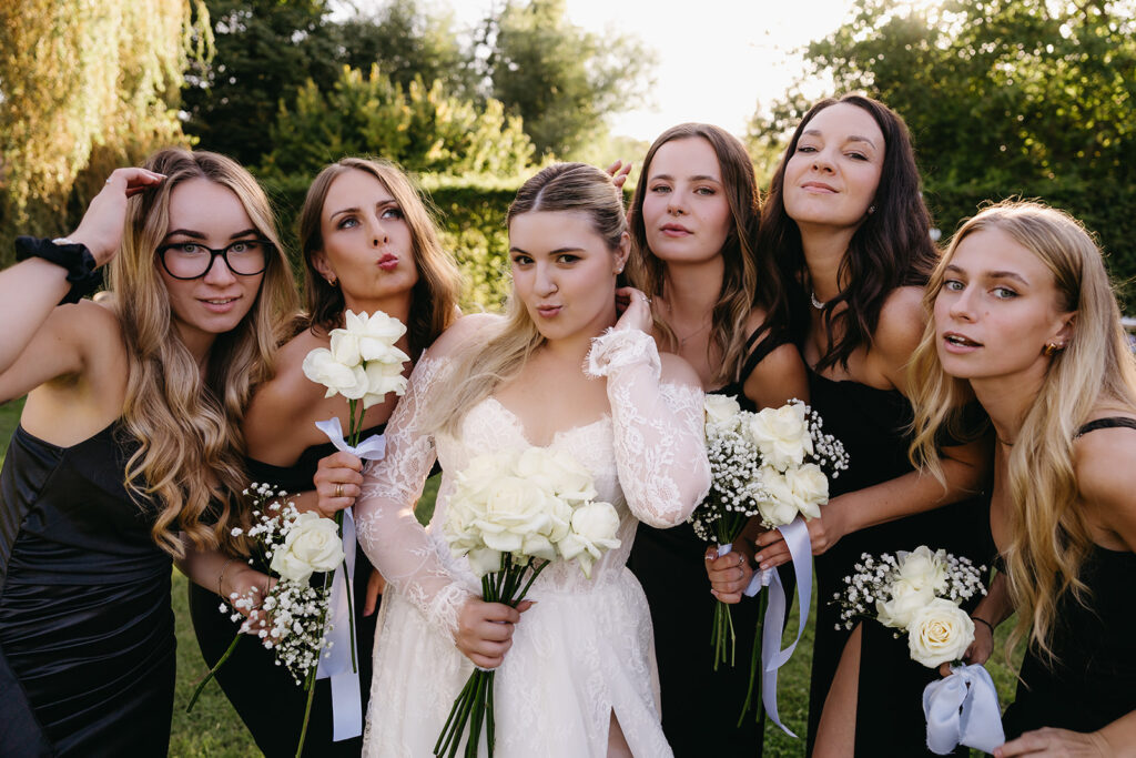 Luxusní svatba černý outfit